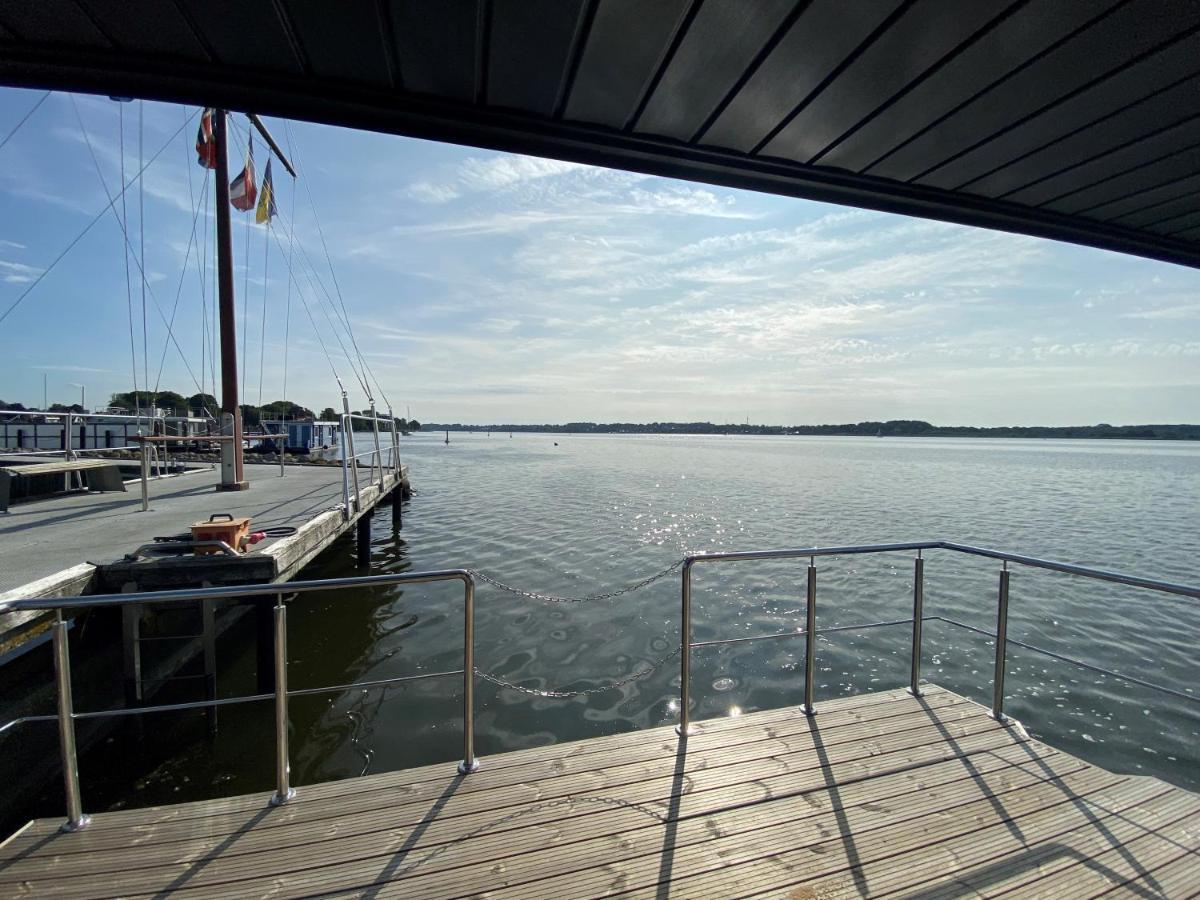 Hausboot Fjord Nordstern Mit Dachterrasse In Schleswig Hotel Luaran gambar