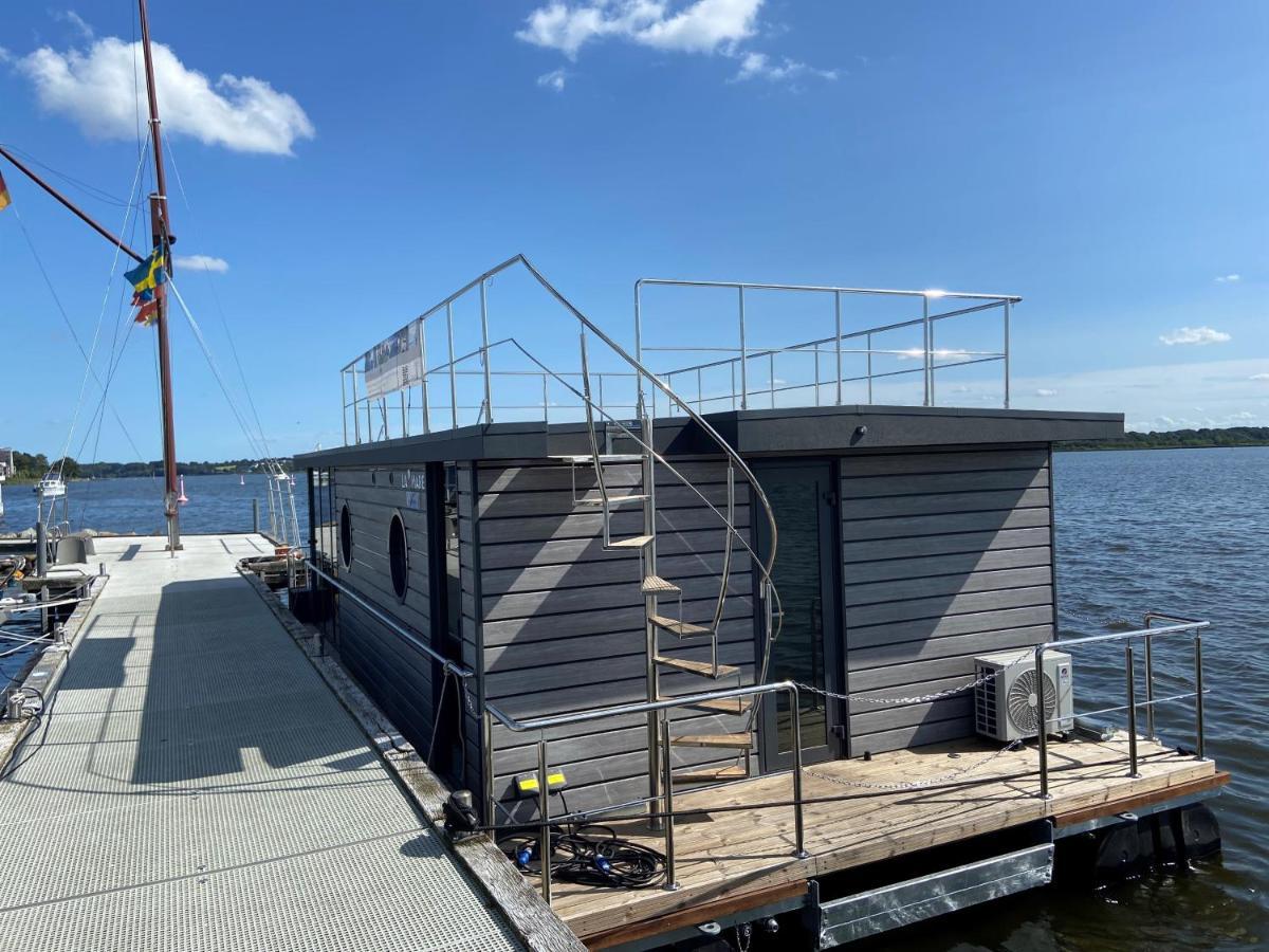 Hausboot Fjord Nordstern Mit Dachterrasse In Schleswig Hotel Luaran gambar